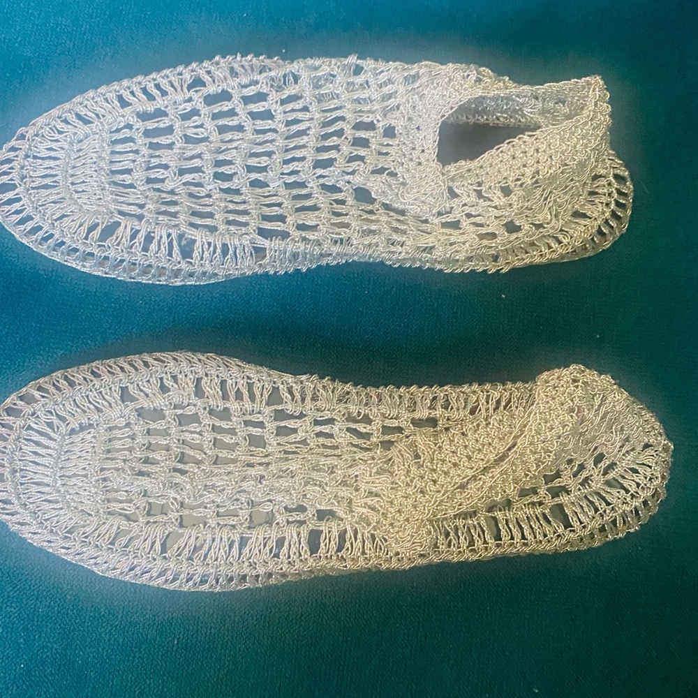 Bertlyn New York 1950’s vintage metallic silver size medium. Rare find shoe art.